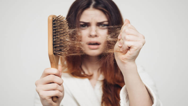 clean your hair brush