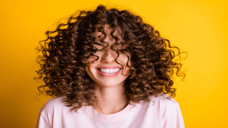 how to keep moisture in curly hair