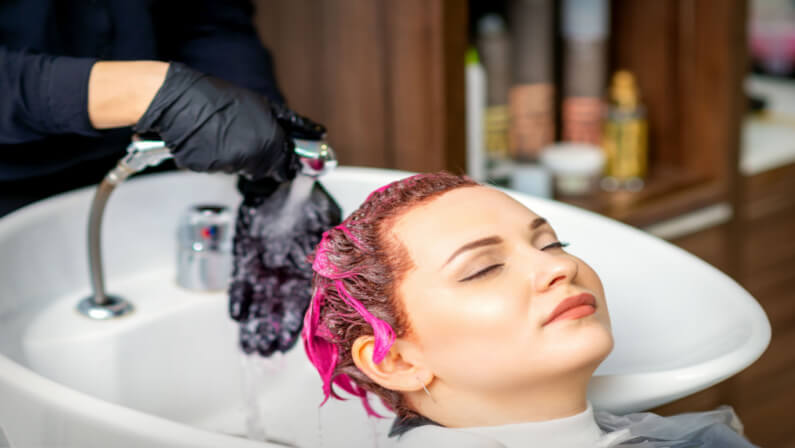 washing hair color treatment